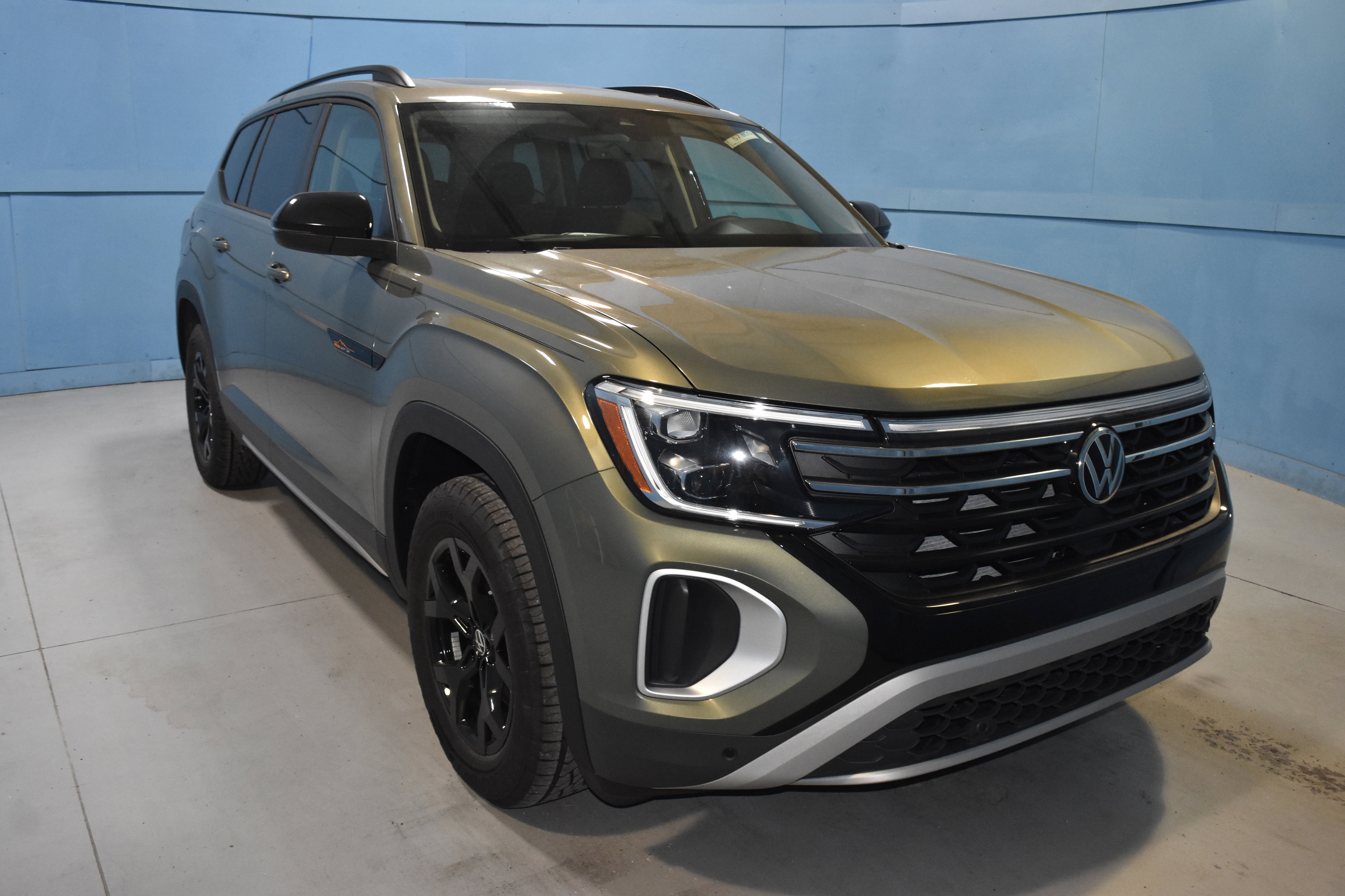 New 2025 Volkswagen Atlas Peak Edition SE
