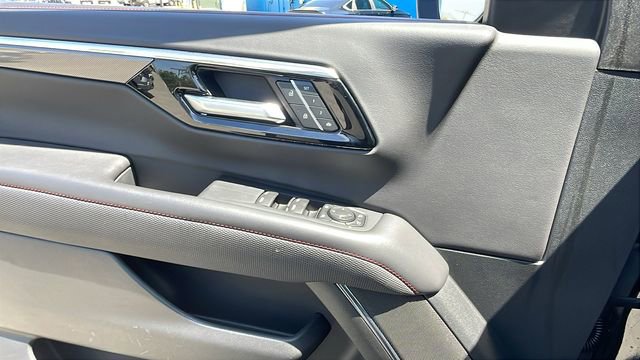 Used 2025 Chevrolet Suburban RST w/ Comfort Package AWD/4WD image 28