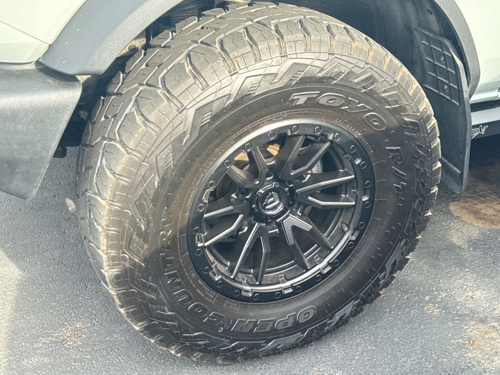 Used 2023 Ford Bronco Big Bend w/ Sasquatch Package AWD/4WD image 9
