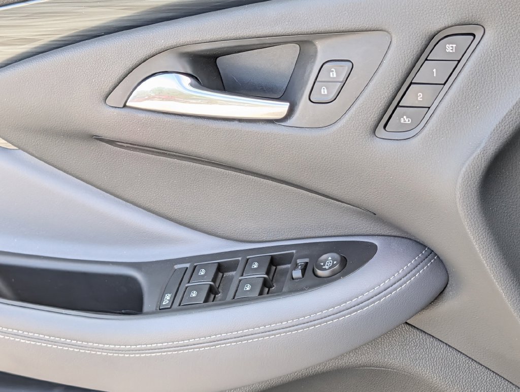 Used 2020 Buick Envision Essence FWD image 24