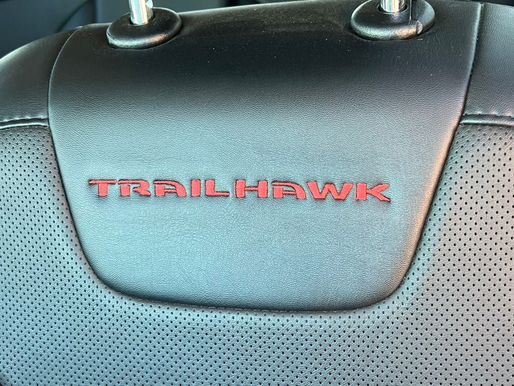 Used 2022 Jeep Cherokee Trailhawk w/ Premium Leather Package AWD/4WD image 17
