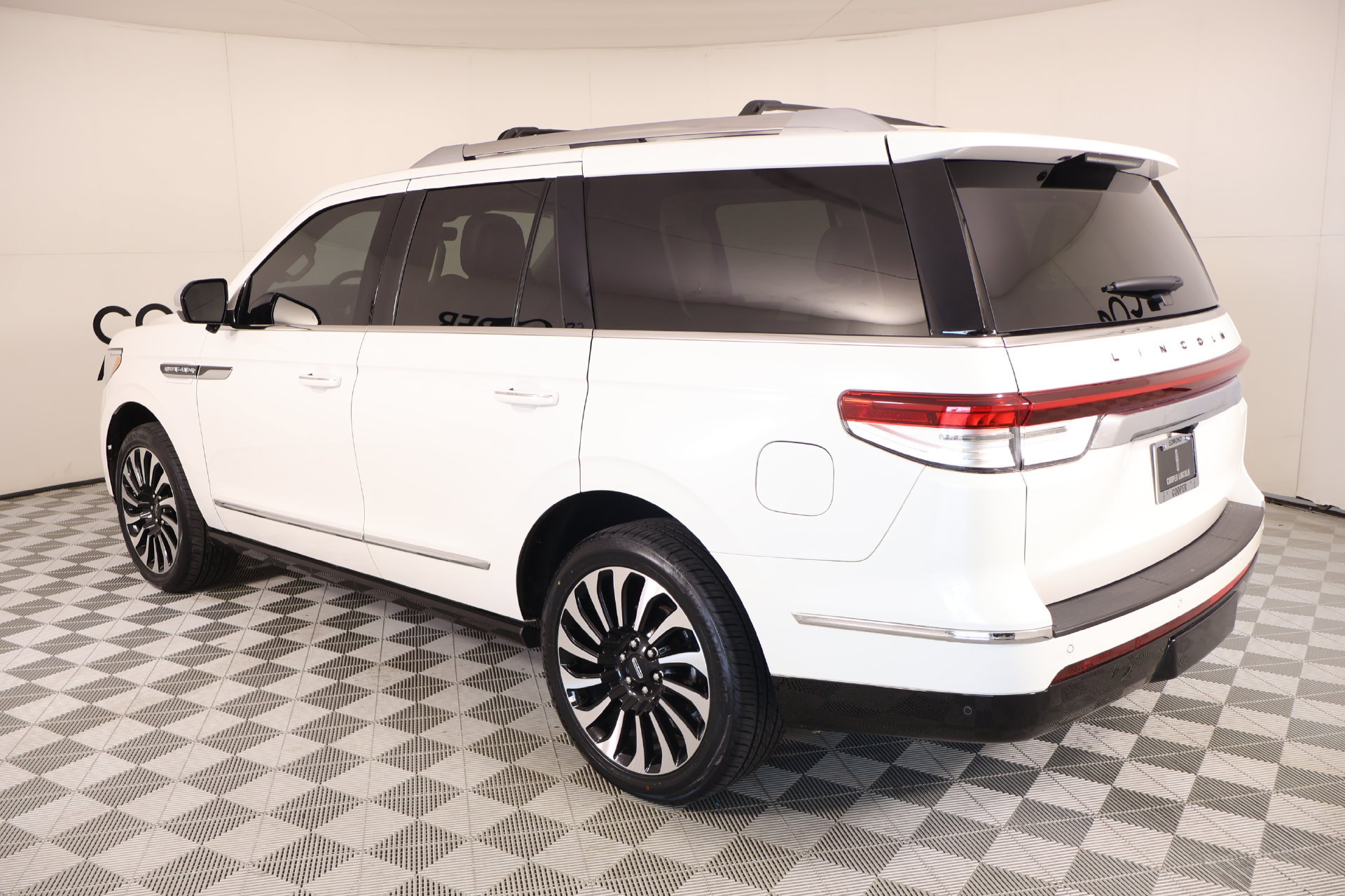 Used 2024 Lincoln Navigator Black Label AWD/4WD image 24