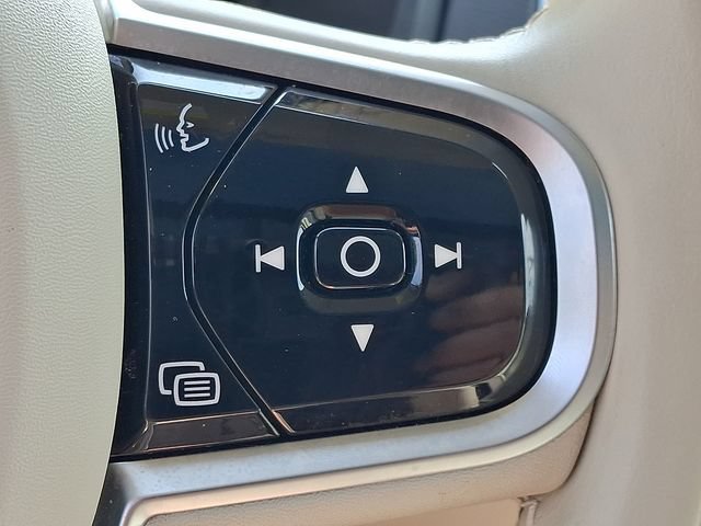 Certified 2024 Volvo XC90 B5 Plus w/ Protection Package Premier AWD/4WD image 24