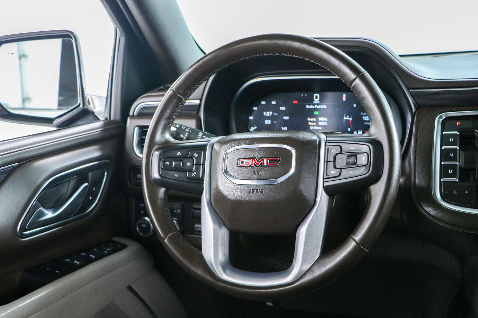 Used 2023 GMC Yukon SLT w/ SLT Premium Package AWD/4WD image 13