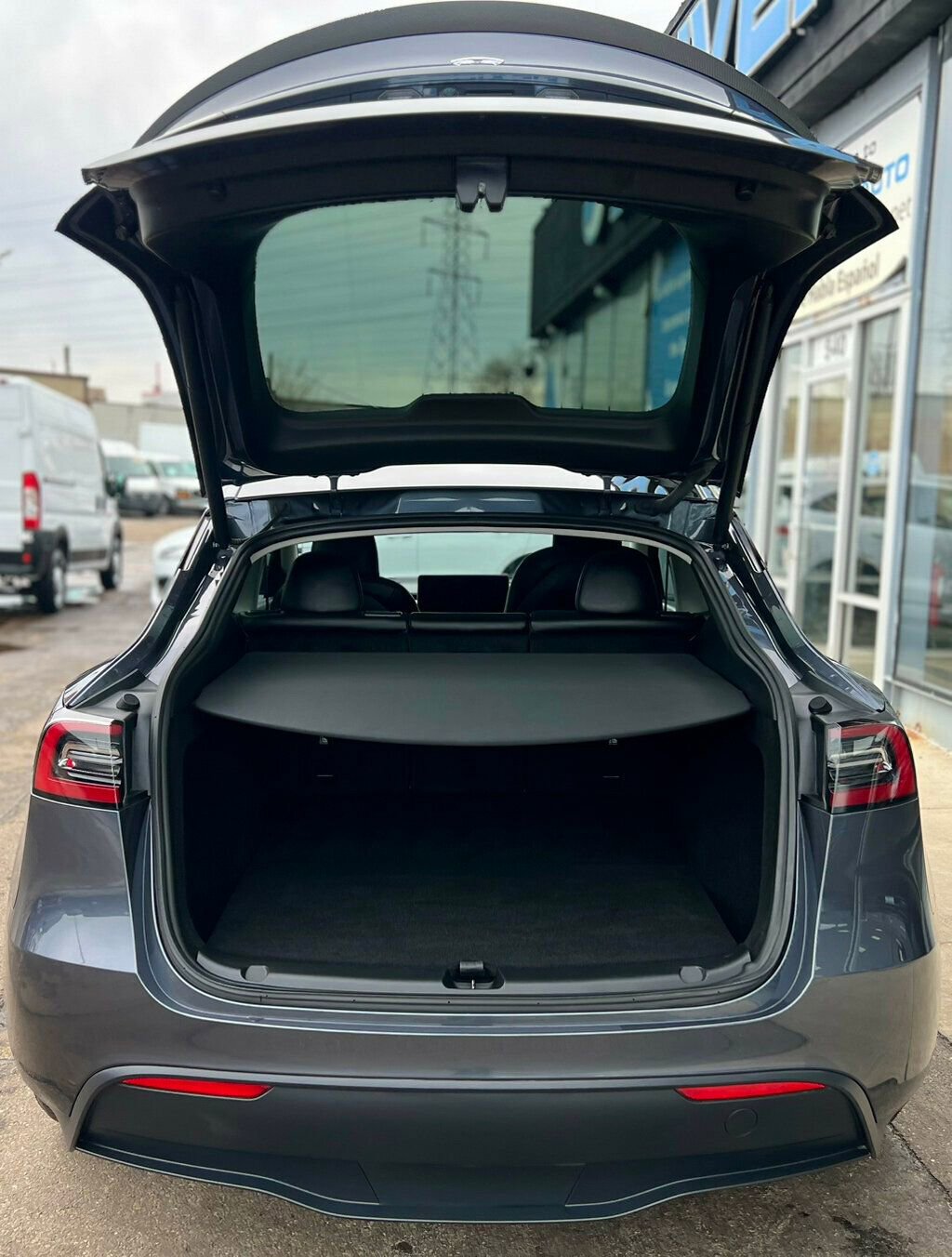 Used 2023 Tesla Model Y Performance image 8