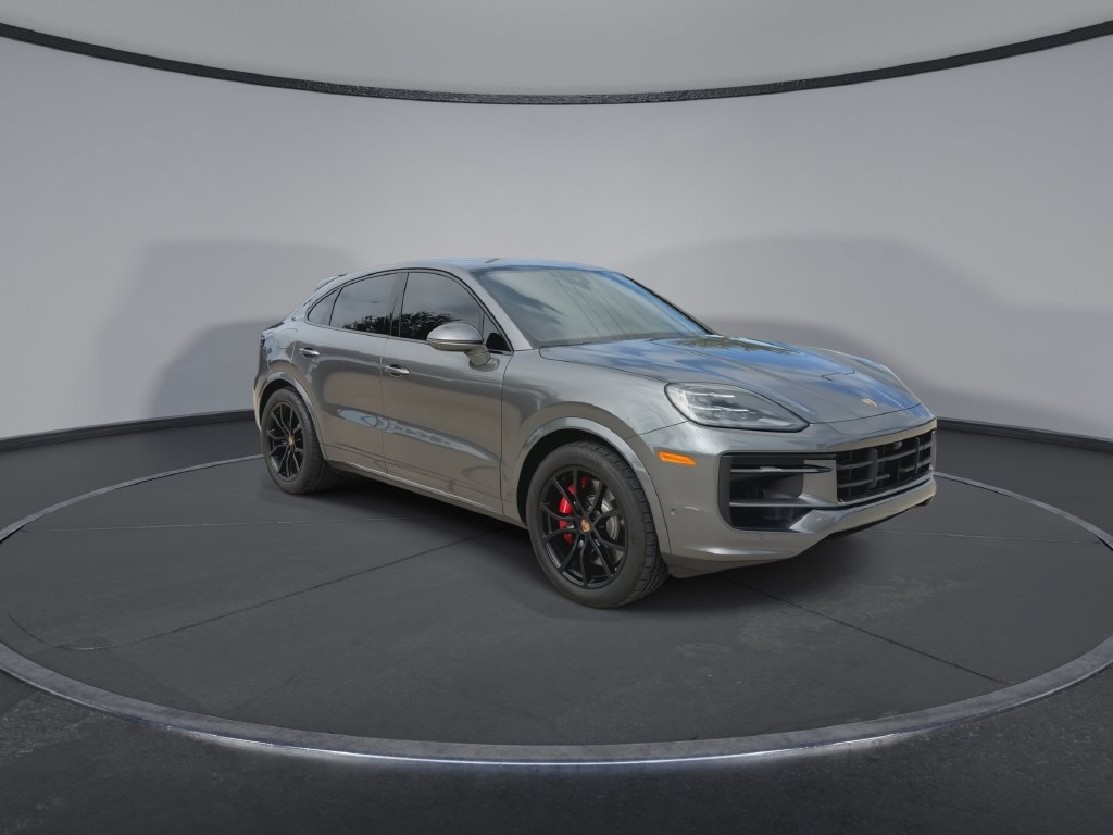Used 2025 Porsche Cayenne S AWD/4WD image 2