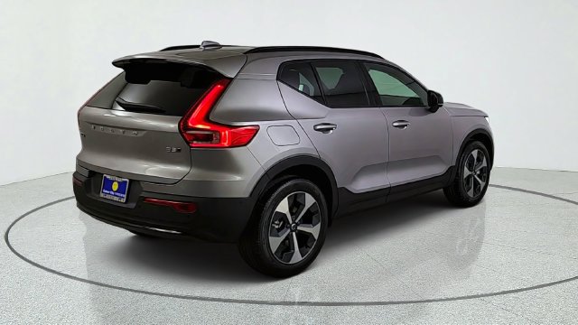 New 2026 Volvo XC40 B5 Plus w/ Protection Package Premier AWD/4WD image 7