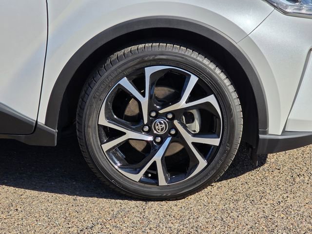 Used 2022 Toyota C-HR XLE FWD image 8
