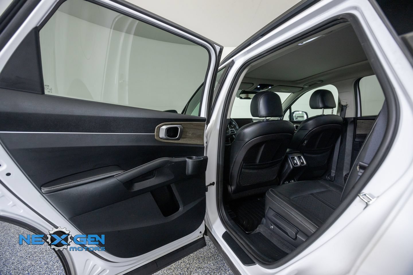 Used 2021 Kia Sorento EX w/ EX AWD X-Line Package image 27