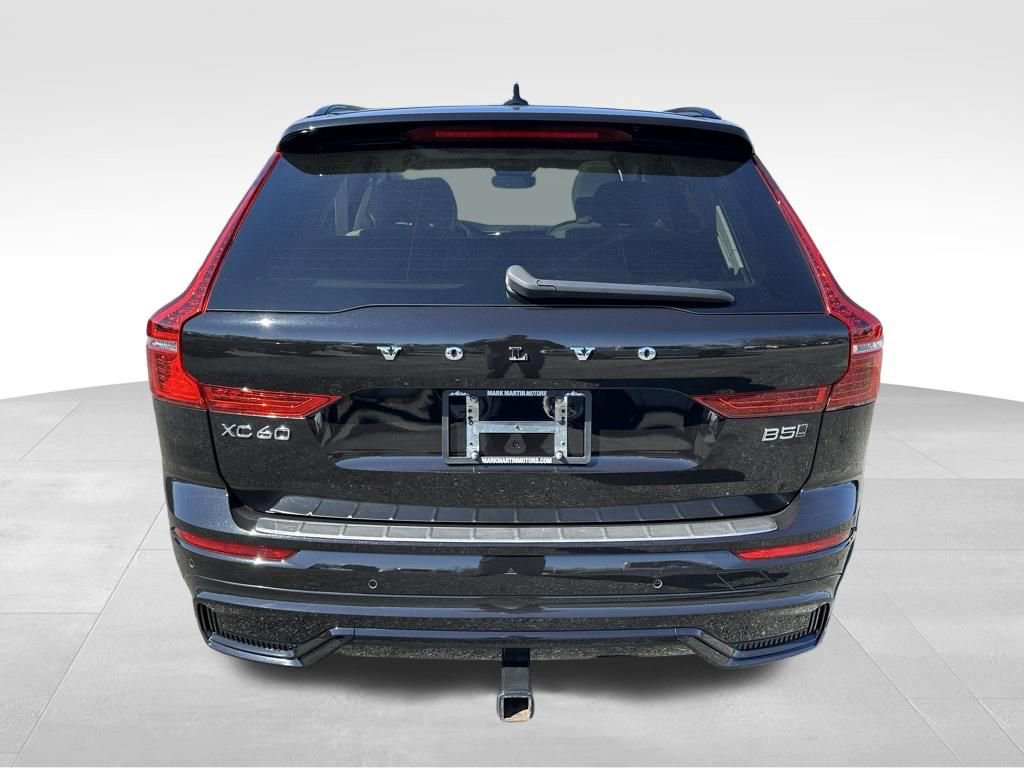 Used 2023 Volvo XC60 B5 Plus w/ Protection Package Premier image 15