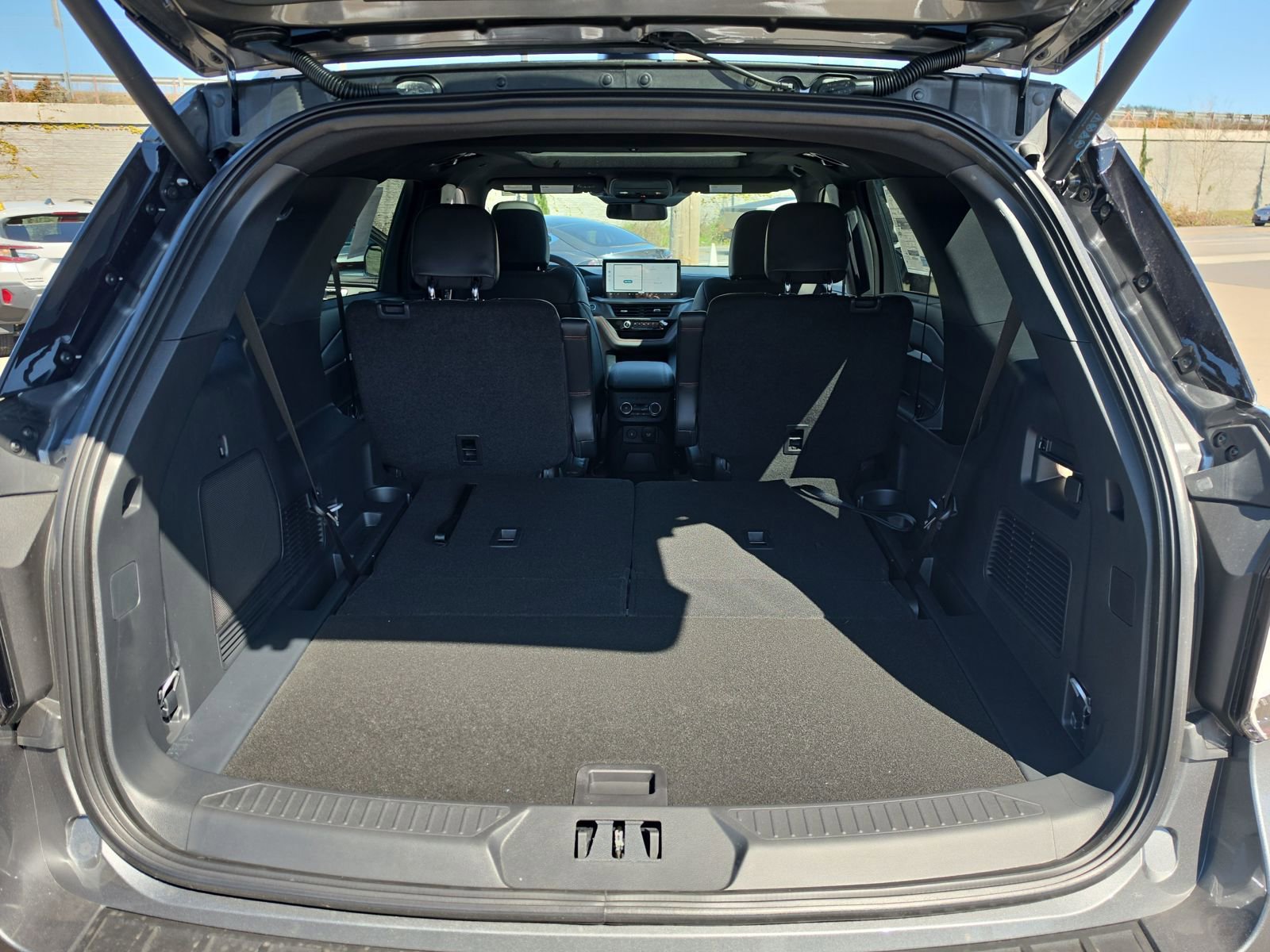 New 2026 Ford Explorer ST-Line w/ ST-Line Street Pack image 17