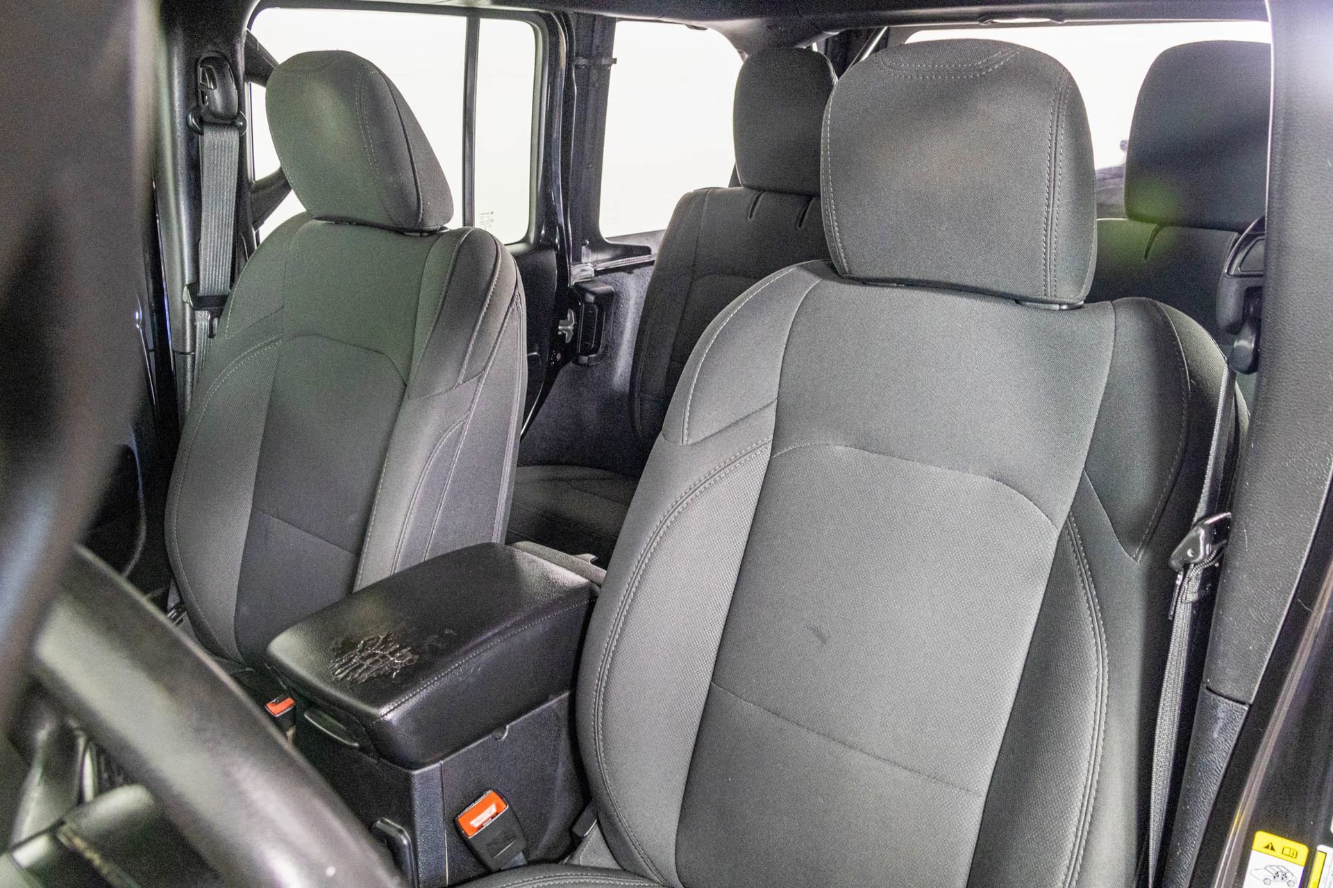 Used 2018 Jeep Wrangler Unlimited Sport image 19