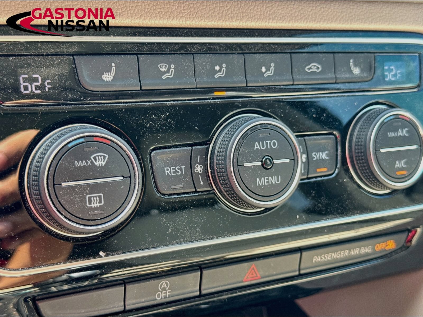 Used 2023 Volkswagen Atlas SE w/ Panoramic Sunroof Package FWD image 19