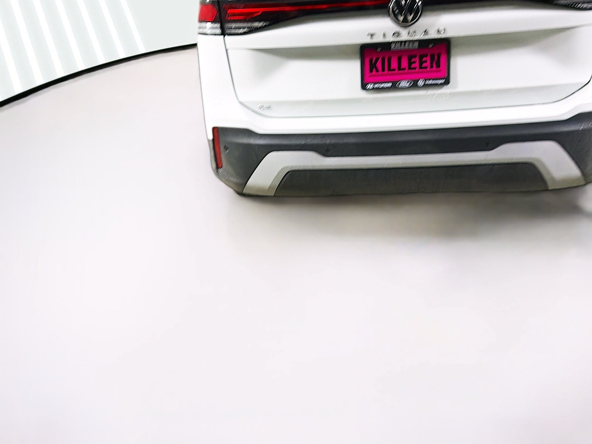 Used 2025 Volkswagen Tiguan SE FWD image 6