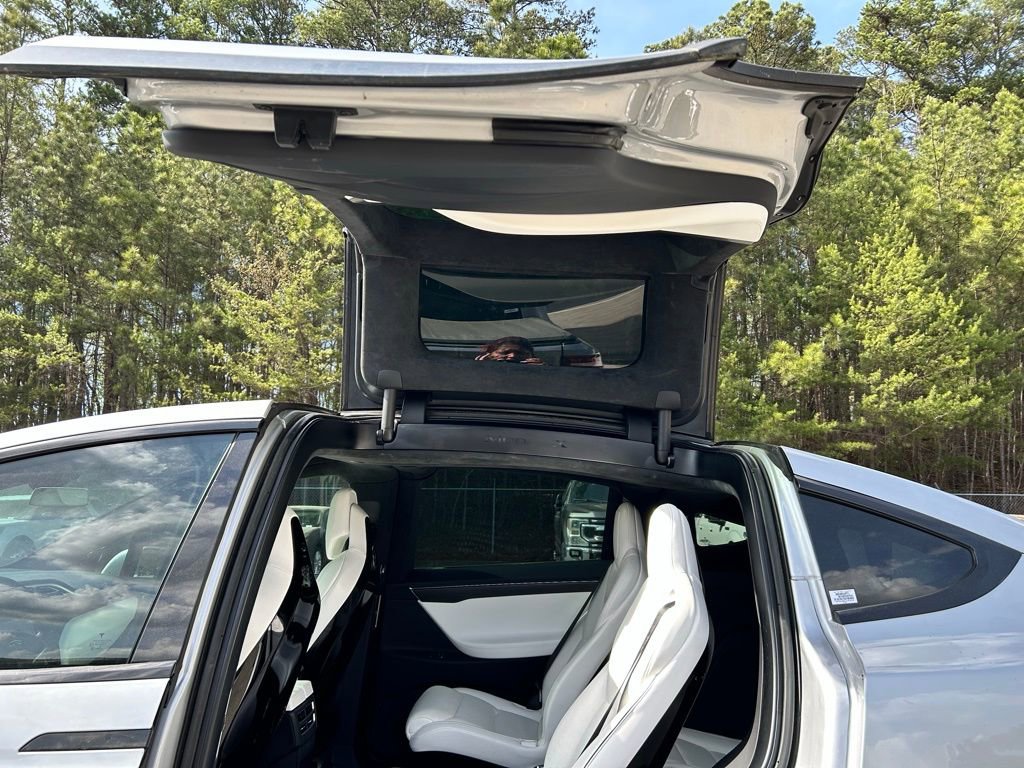 Used 2016 Tesla Model X 90D image 10