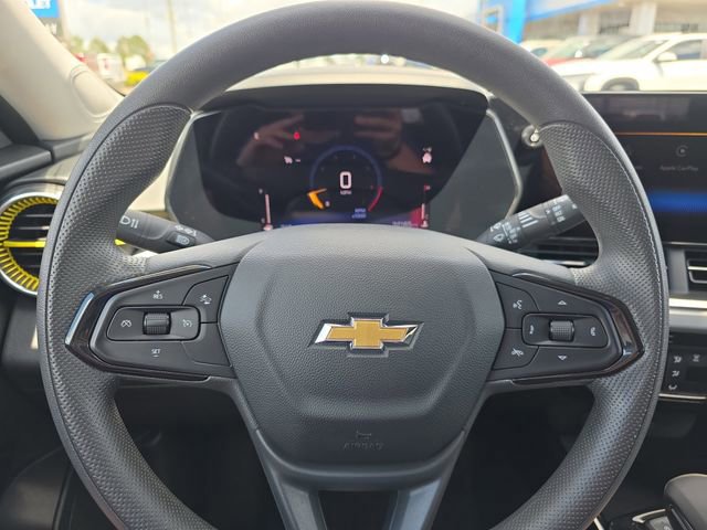 Used 2025 Chevrolet Trax LT FWD image 18