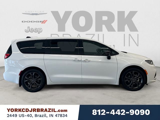 New 2026 Chrysler Pacifica Select image 6