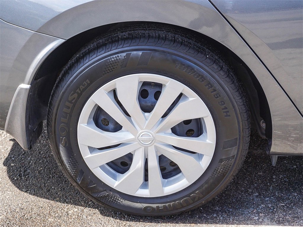 Used 2024 Nissan Versa S w/ Trunk Package image 8