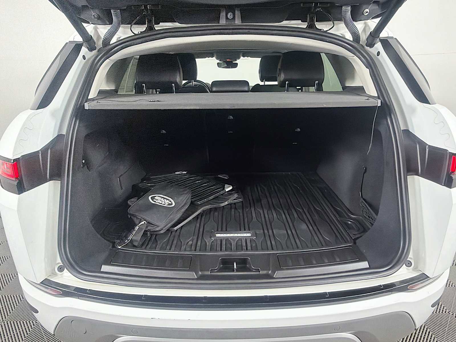 Used 2020 Land Rover Range Rover Evoque S AWD/4WD image 25