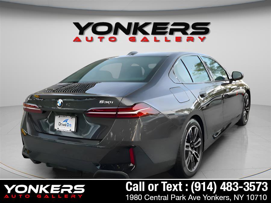 Used 2024 BMW 530i xDrive image 12