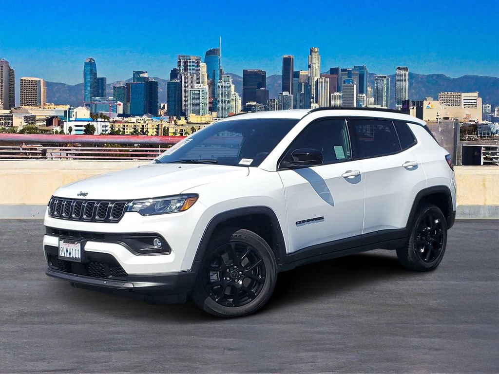 Used 2026 Jeep Compass Latitude AWD/4WD image 2