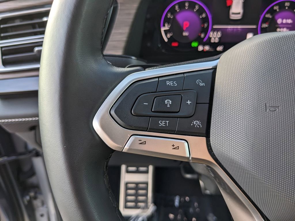 Used 2025 Volkswagen Atlas SEL Premium R-Line image 30