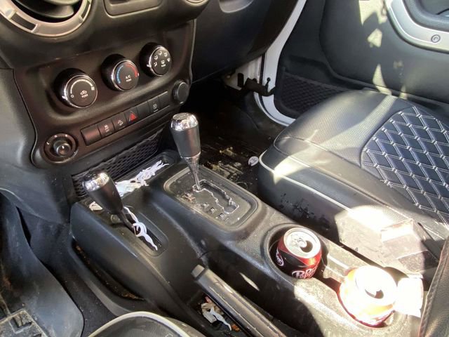 Used 2018 Jeep Wrangler Unlimited Sahara image 17