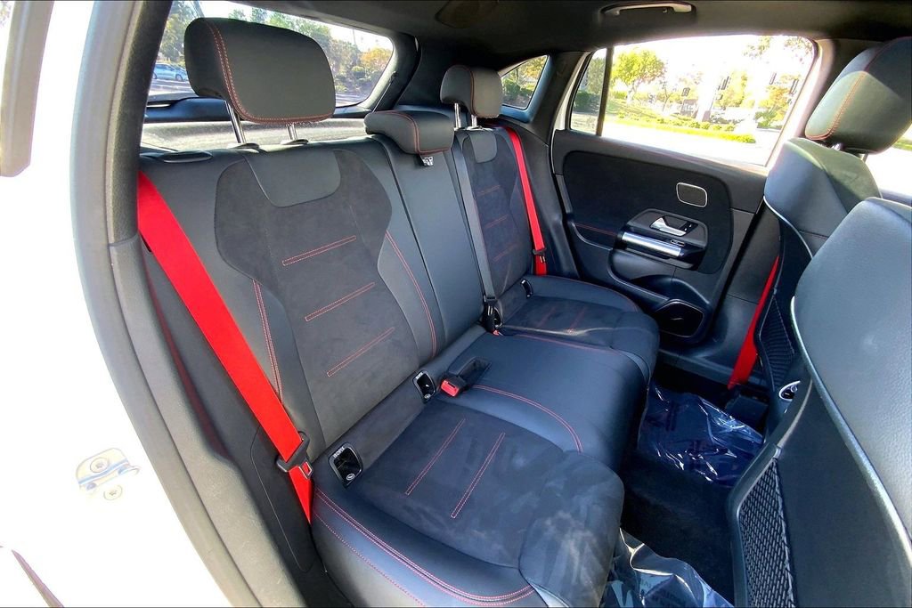 Used 2024 Mercedes-Benz GLA 35 AMG 4MATIC image 19