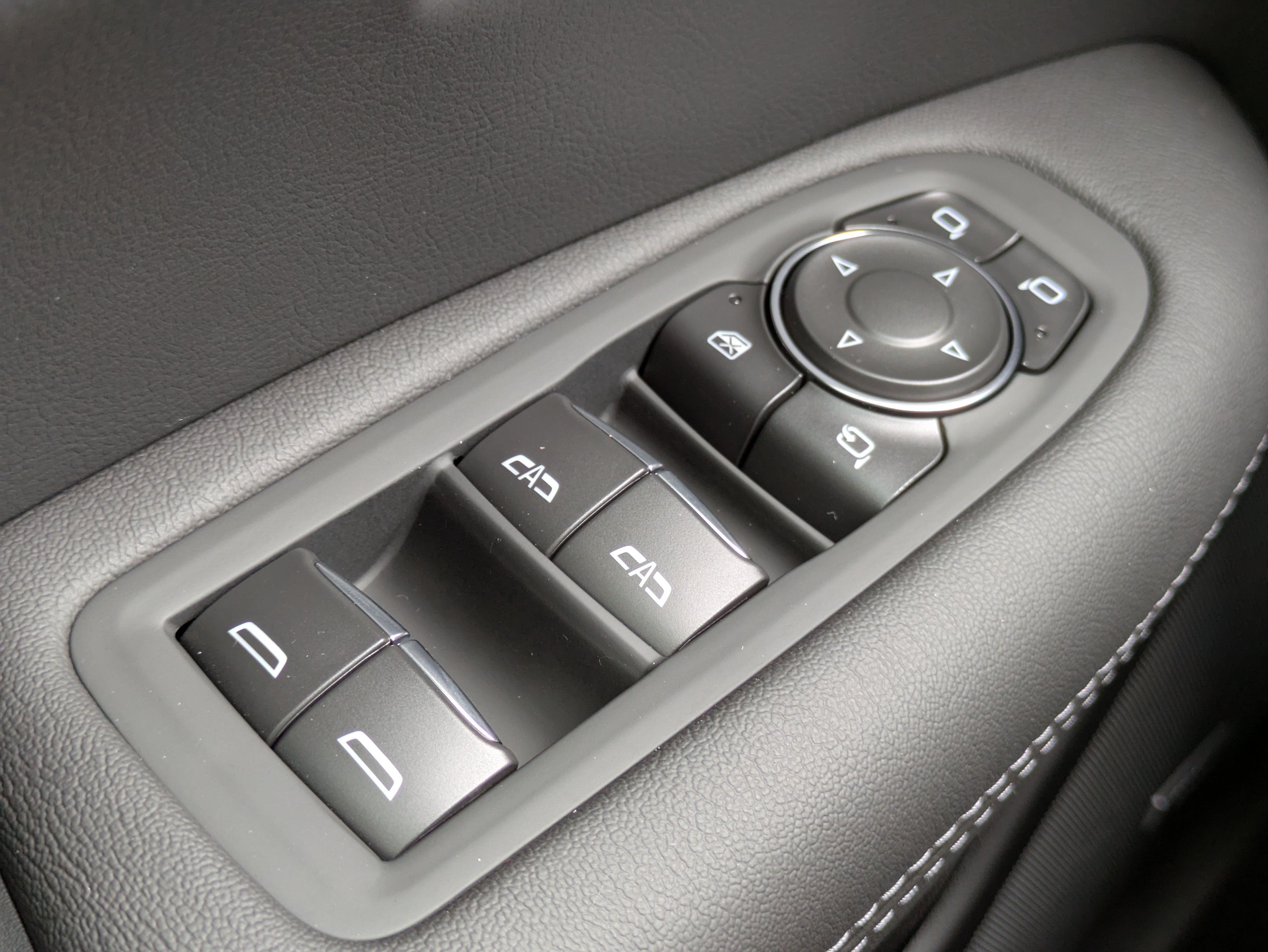 New 2025 Cadillac XT5 Premium Luxury w/ Technology Package FWD image 13