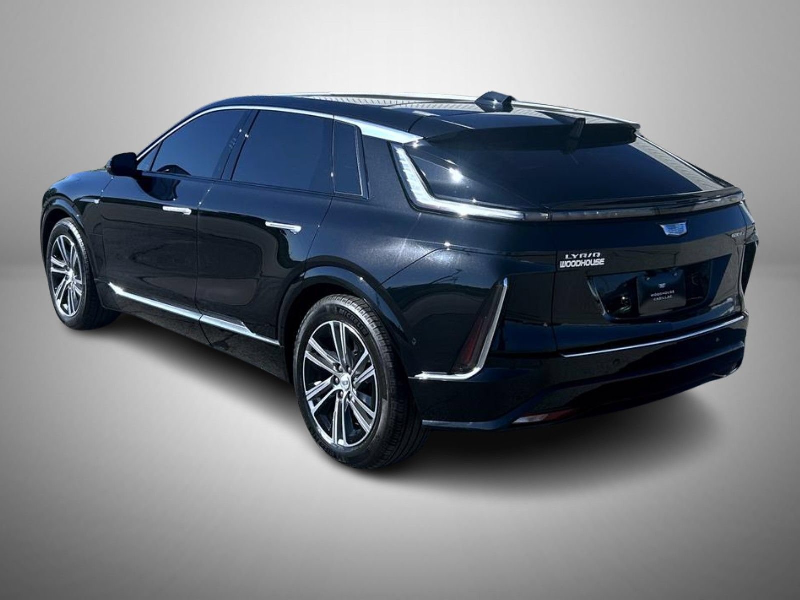 Certified 2024 Cadillac Lyriq Luxury AWD/4WD image 7
