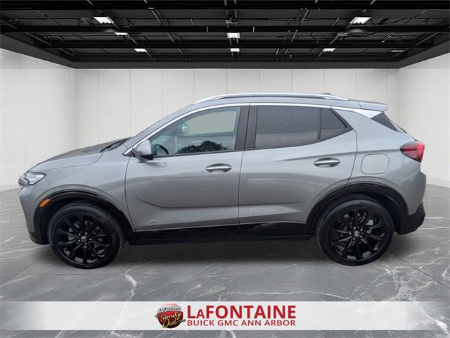 Used 2025 Buick Encore GX Sport Touring w/ Experience Buick Package image 2