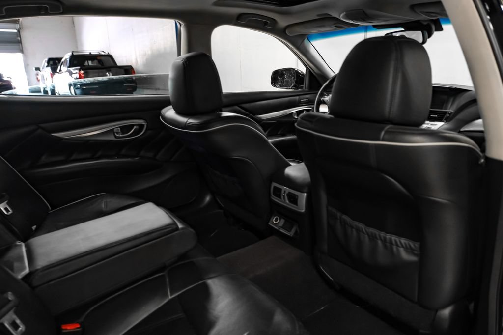 Used 2019 INFINITI Q70 L 3.7 RWD image 36