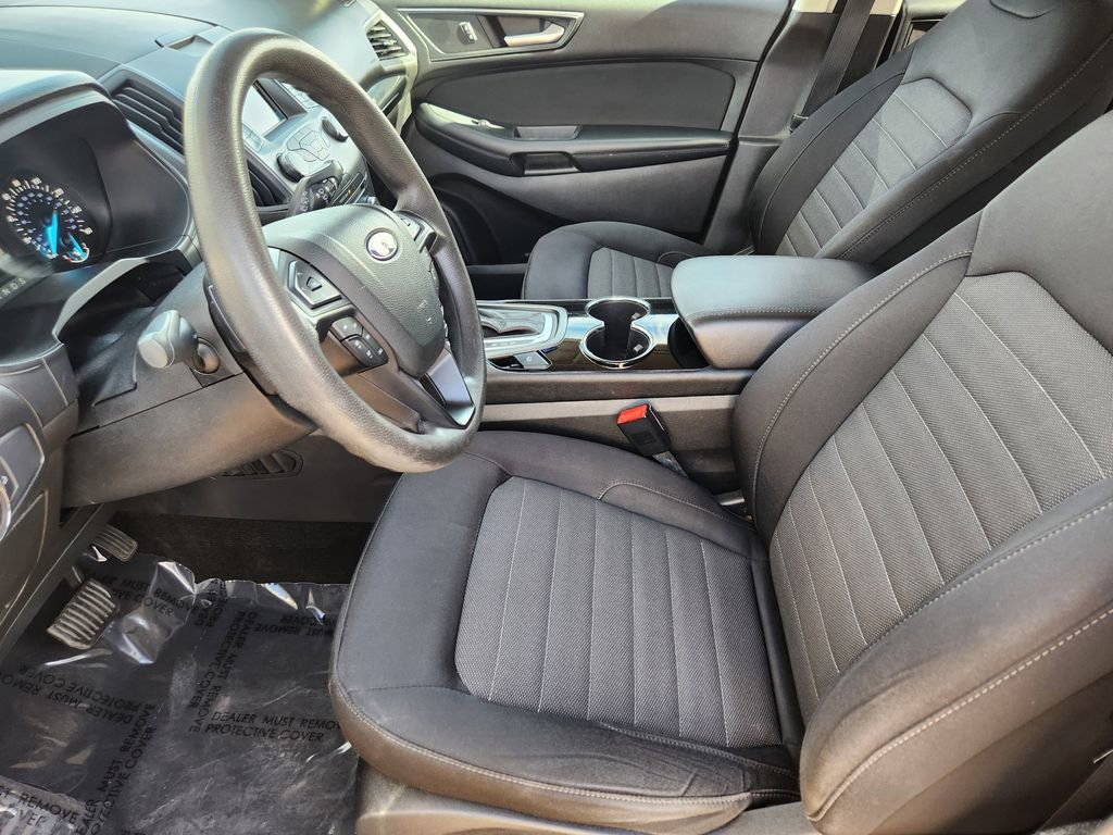 Used 2018 Ford Edge SE image 3