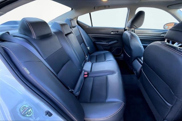 Used 2021 Nissan Altima 2.5 SR w/ SR Premium Package image 17