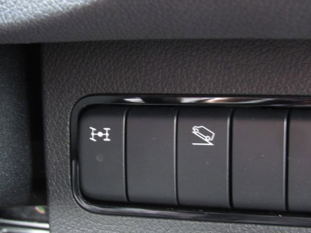 Used 2022 Mercedes-Benz Sprinter 144 Cargo image 33