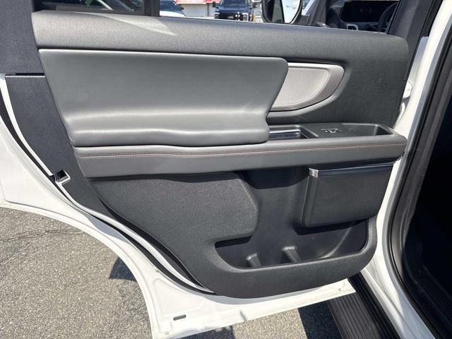 Certified 2025 Ford Expedition Active AWD/4WD image 15