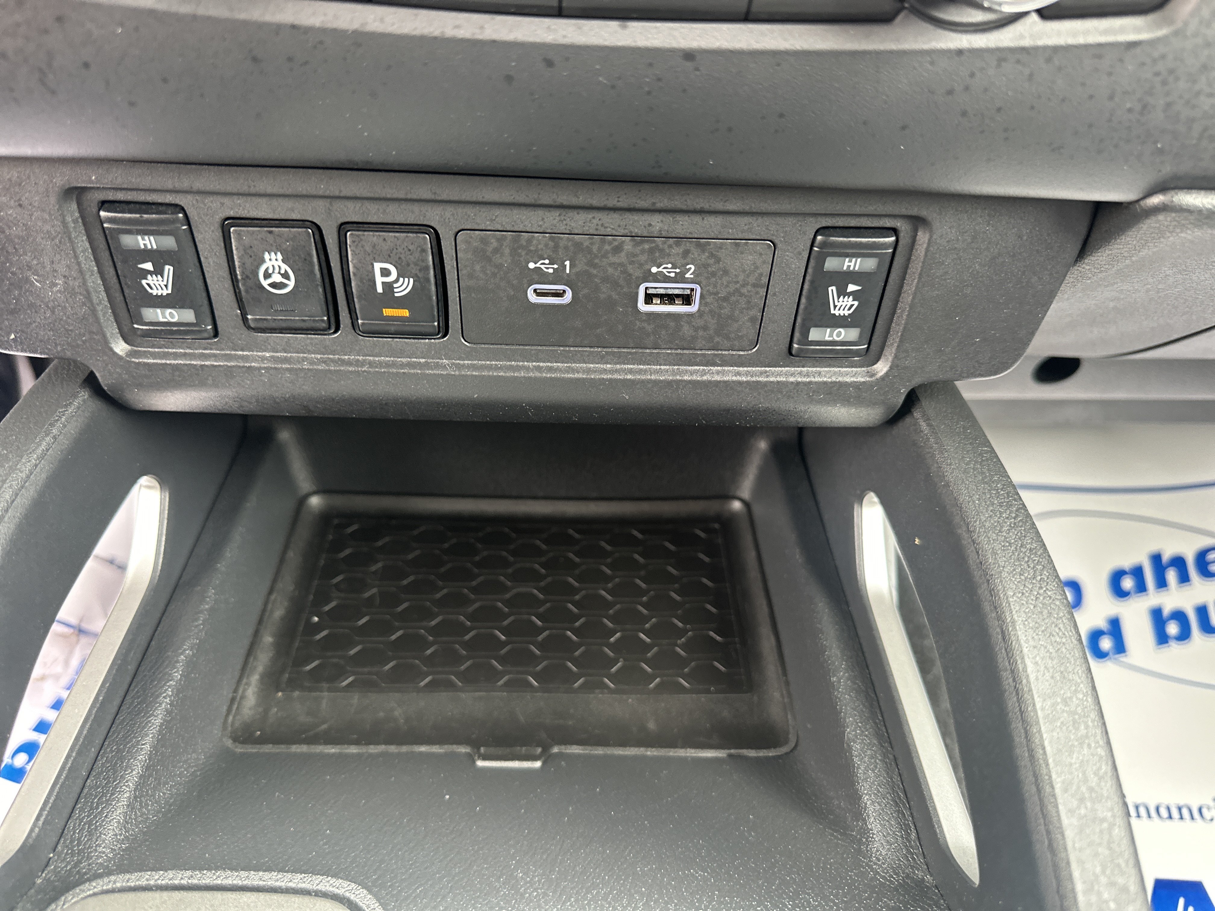 Used 2022 Nissan Frontier SV AWD/4WD image 19