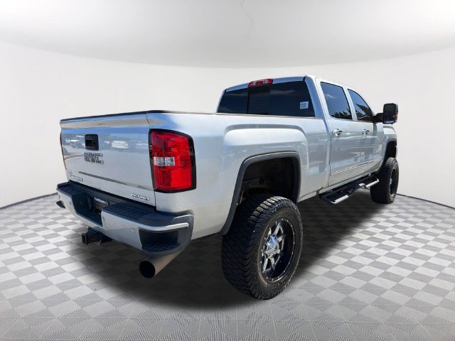 Used 2019 GMC Sierra 2500 Denali w/ Duramax Plus Package AWD/4WD image 5
