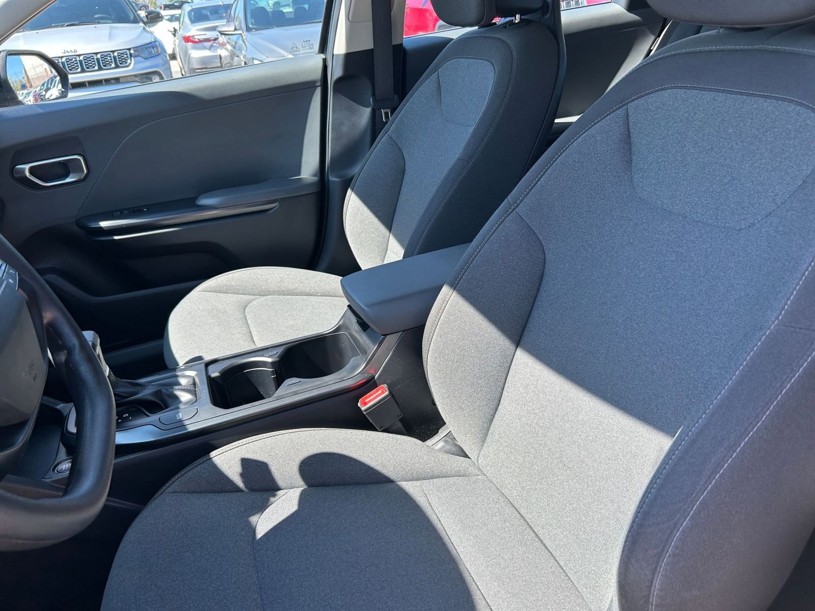 Used 2025 Kia K4 LXS image 31