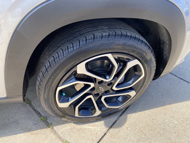 Used 2025 Chevrolet Trax RS image 37