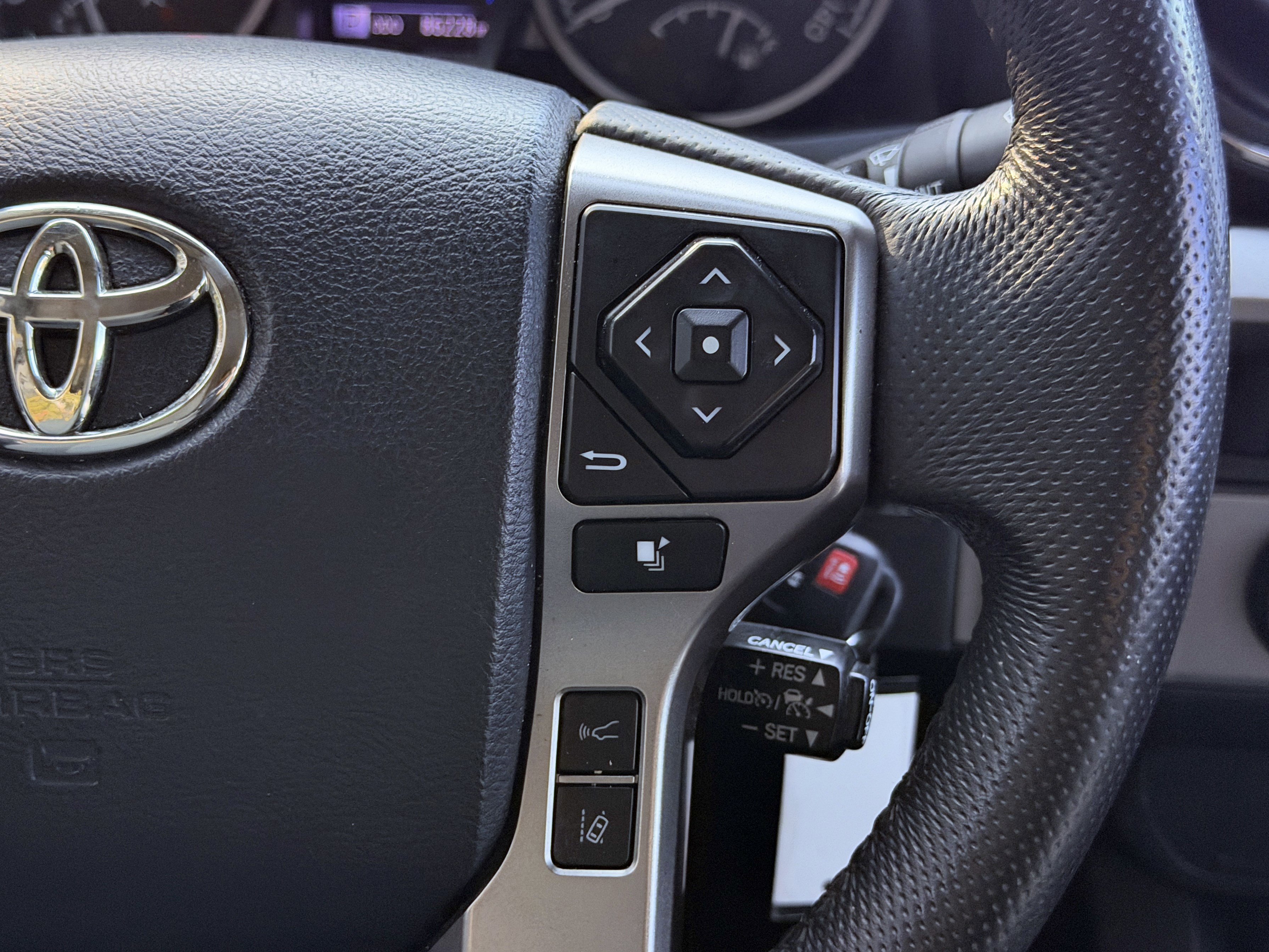 Used 2018 Toyota Tacoma SR5 image 13