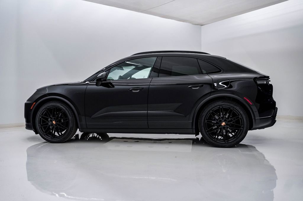 New 2026 Porsche Macan 4 Electric AWD/4WD image 2