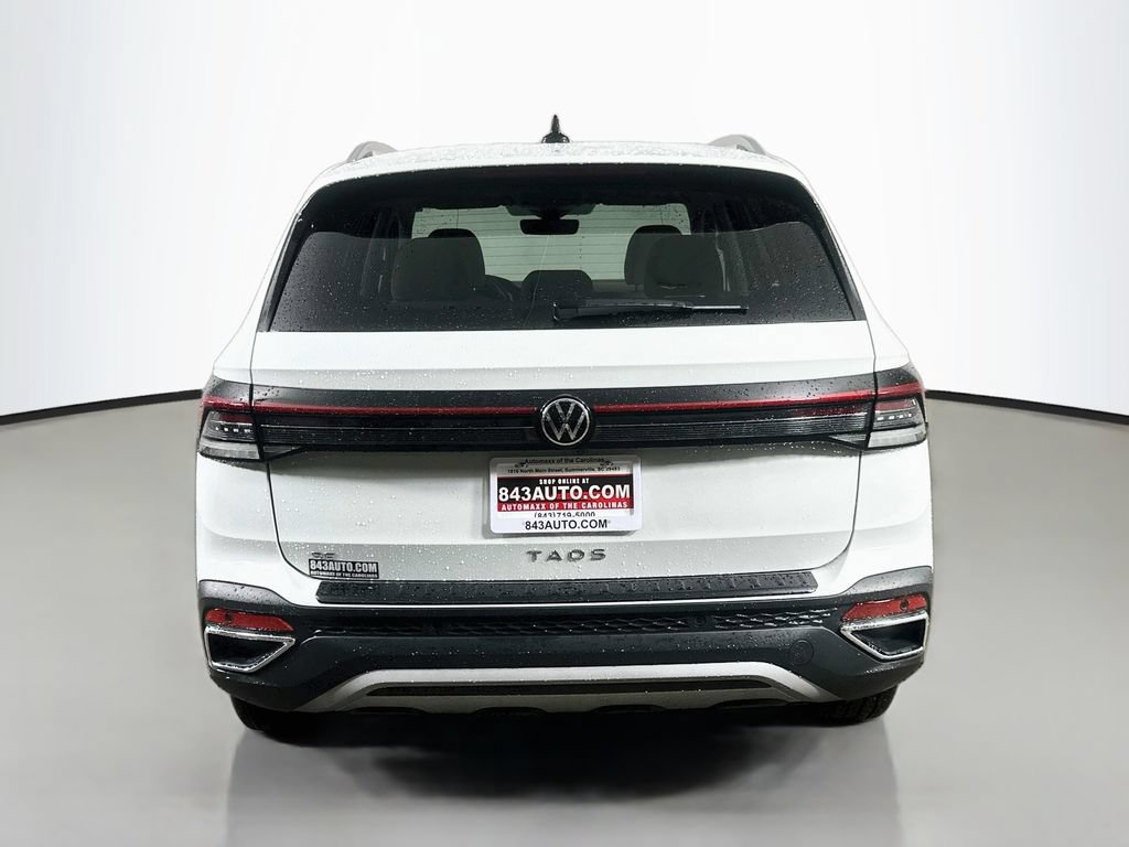 Used 2025 Volkswagen Taos SE FWD image 6
