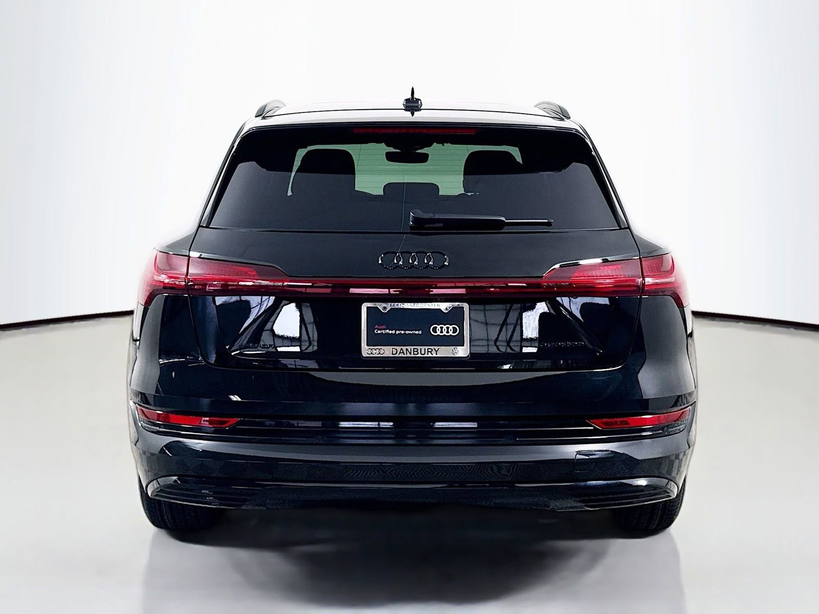 Certified 2023 Audi e-tron Premium w/ Convenience Plus Package image 10