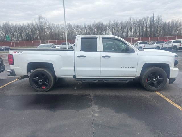 Certified 2018 Chevrolet Silverado 1500 LT w/ Redline Edition image 6