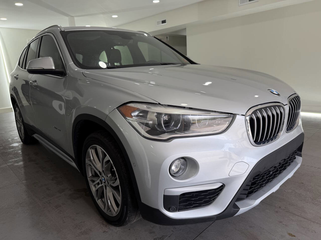 Used 2016 BMW X1 xDrive28i AWD/4WD image 5