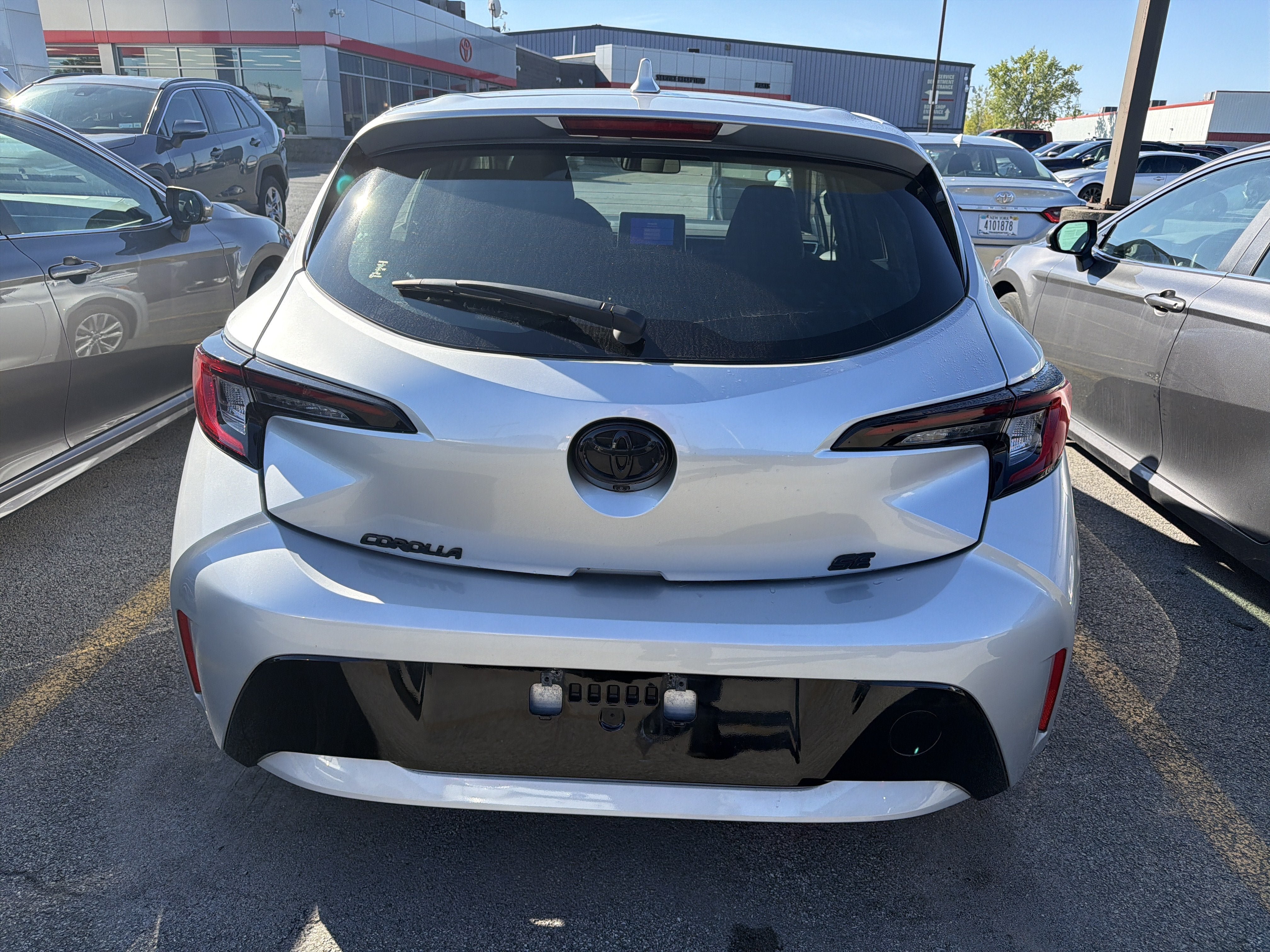 Used 2023 Toyota Corolla SE FWD image 4