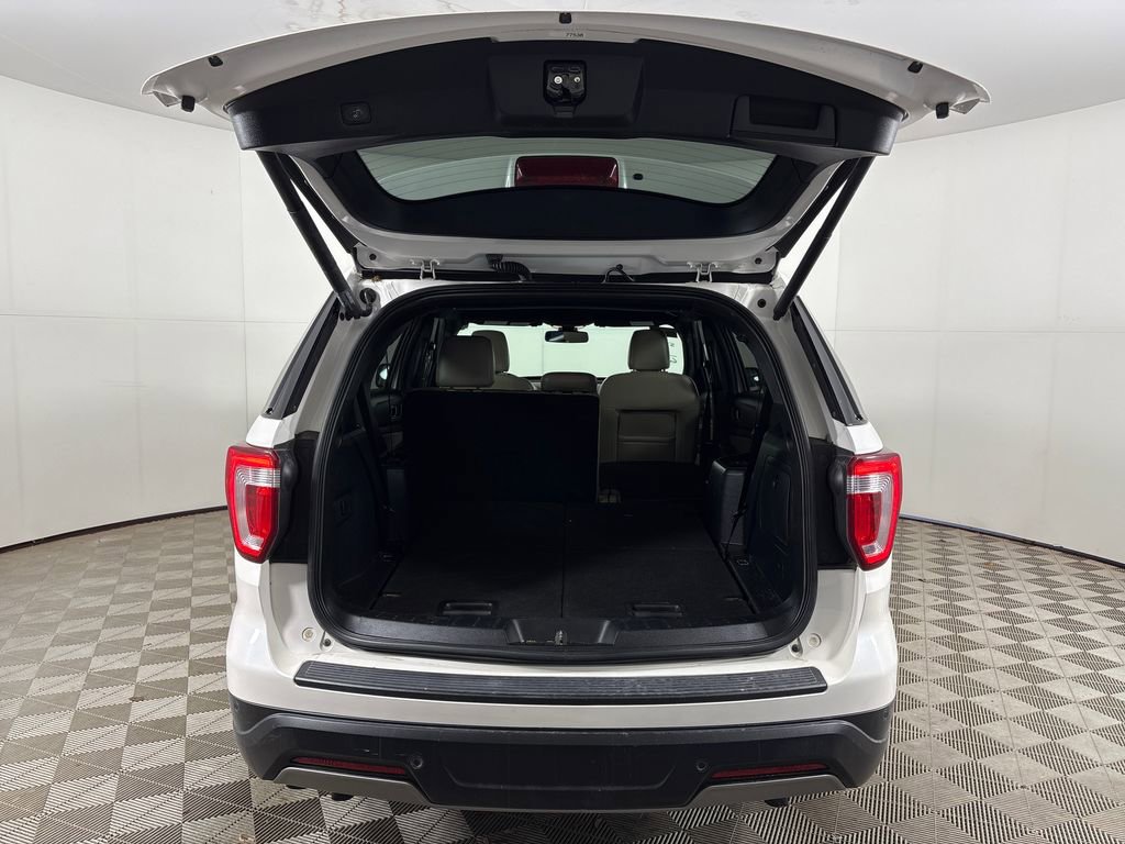Certified 2019 Ford Explorer XLT w/ Equipment Group 202A image 29