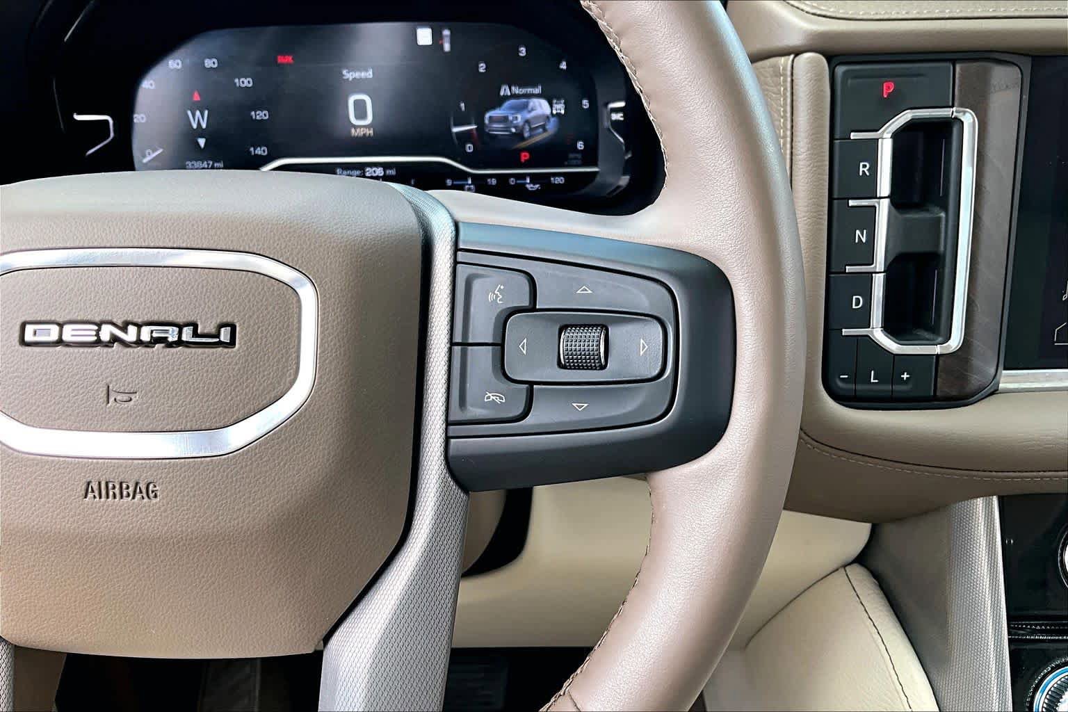 Used 2023 GMC Yukon Denali image 25