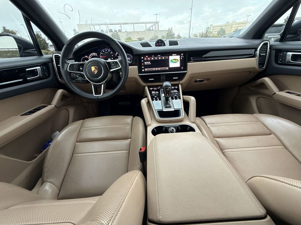 Used 2023 Porsche Cayenne image 19